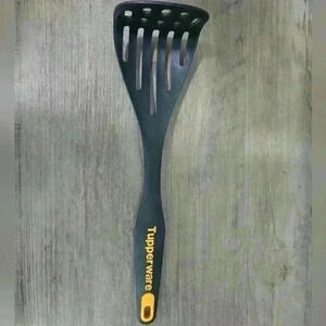 Tupperware  Utensil Masher 7782A - Black and Yellow - Product of Mexico